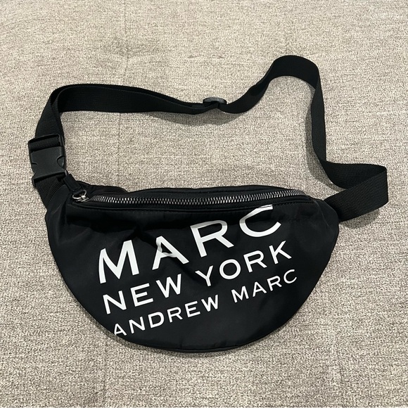 Andrew Marc Belt Bag / Waist Bag with zip. In perfect condition. - Picture 1 of 5